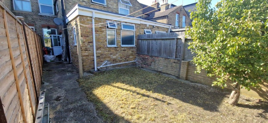 f51c8cbb-b679-42ce-80e1-66faf94ce243