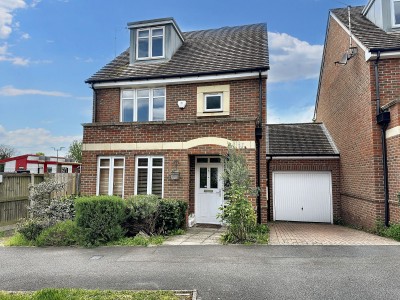 Pentland Way, Ickenham, UB10