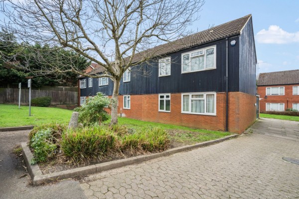 View Full Details for Hetherington Way, Ickenham, UB10