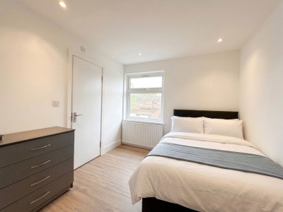 Bosanquet Close, Uxbridge, UB8