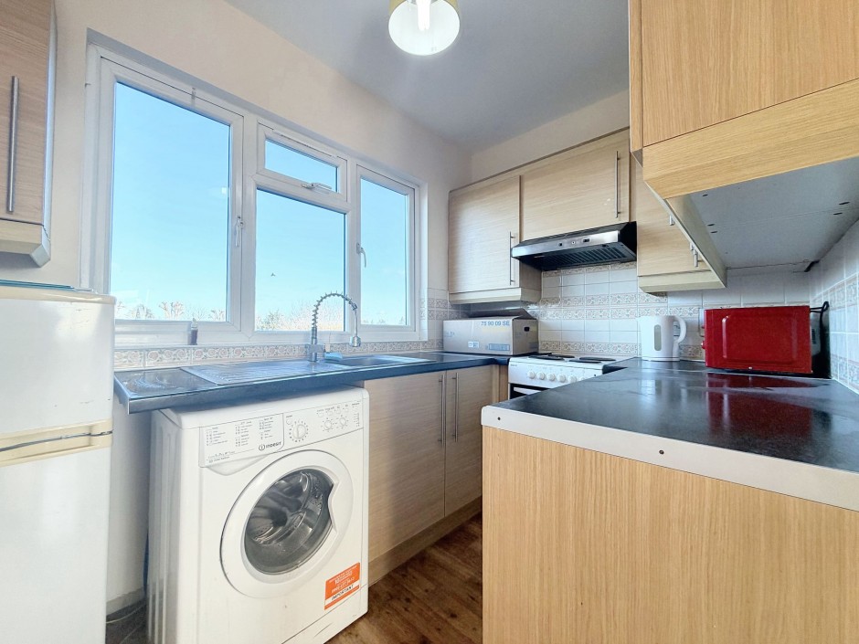 Denham Parade Oxford Road