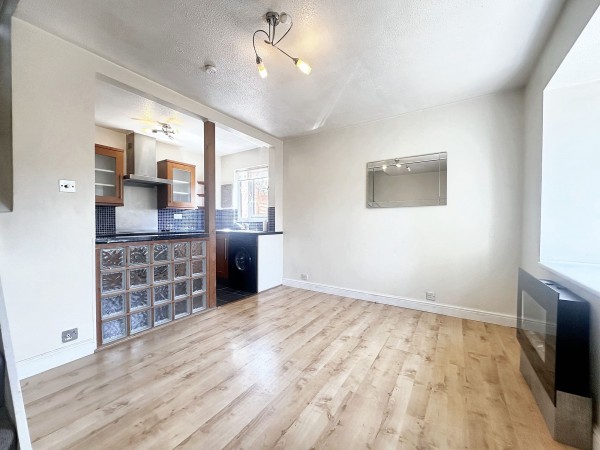 View Full Details for Pippins Close, West Drayton, UB7