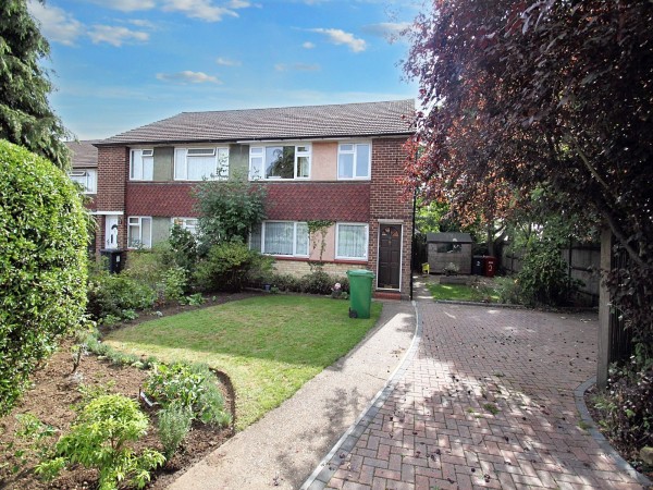 View Full Details for Common Road, Langley, SL3