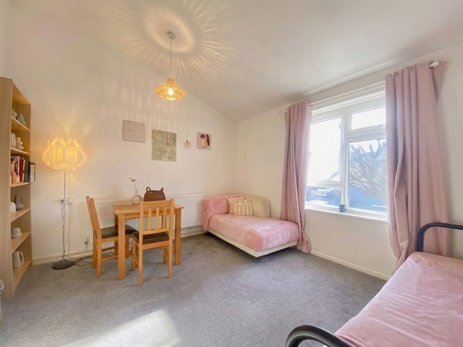 Iffley Close