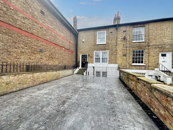 View Full Details for Hillingdon Road, Uxbridge, UB10