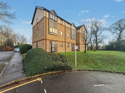 Bullrush Grove, Uxbridge, UB8