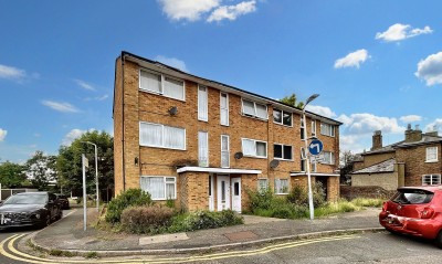 Hillingdon Road, Uxbridge, UB10