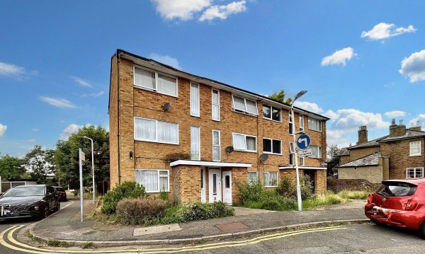 View Full Details for Hillingdon Road, Uxbridge, UB10