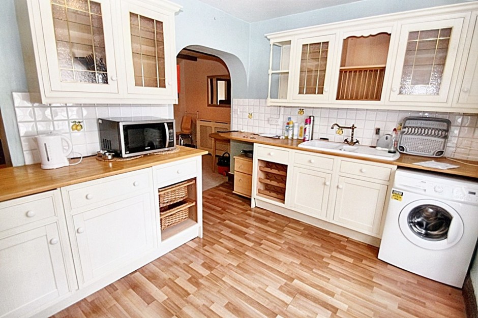 Ashwood Avenue