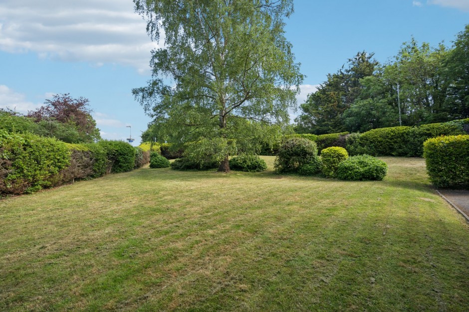 Huxley Close