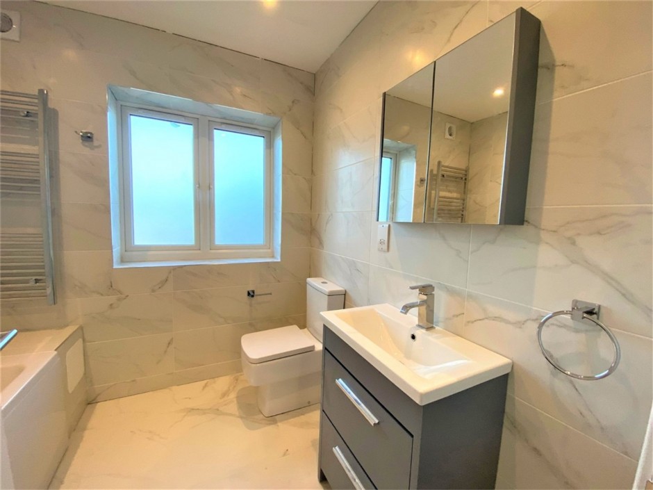 4888333_4 [1967605171]