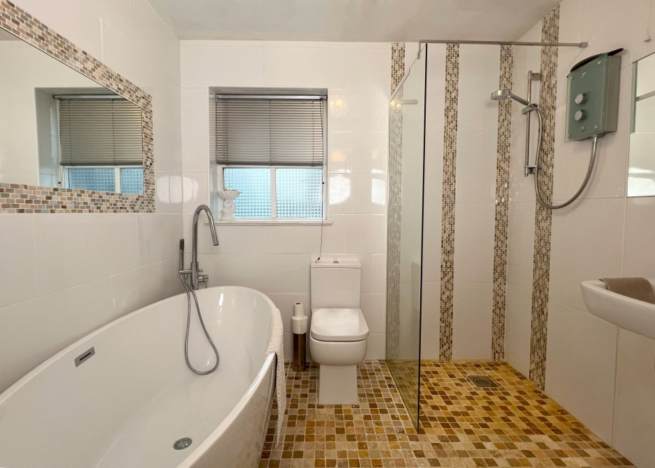 Main Bathroom