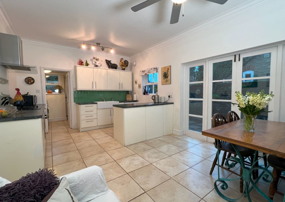 Main Kitchen 3