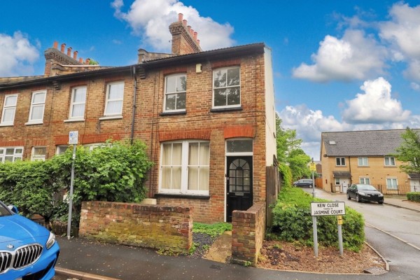 View Full Details for Chiltern View Road, Uxbridge, UB8