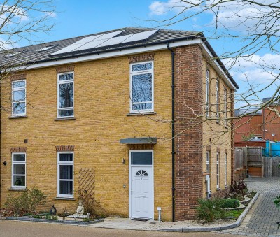 Overlord Close, Uxbridge, UB10