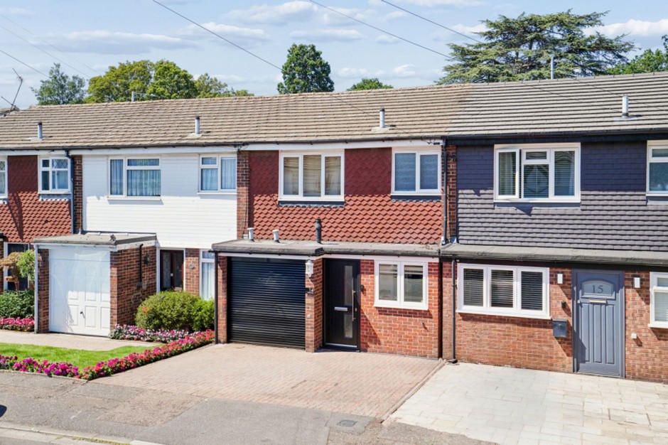 Aintree Close