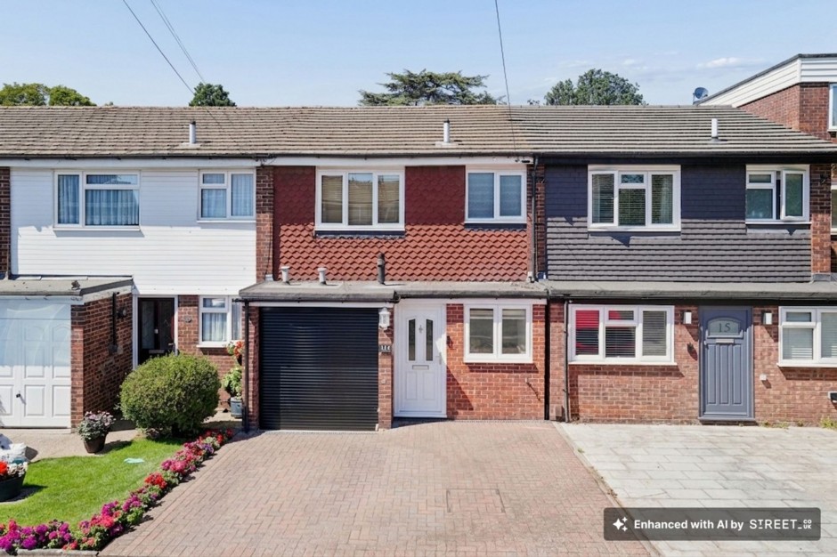 Aintree Close