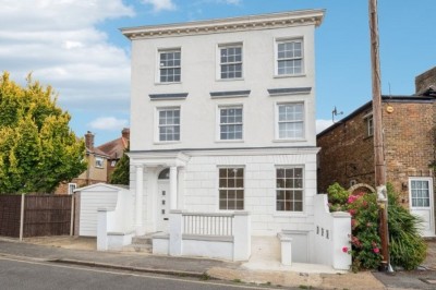 View Full Details for Grove Road, Uxbridge, UB8