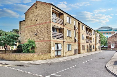 Hows Road, Uxbridge, UB8