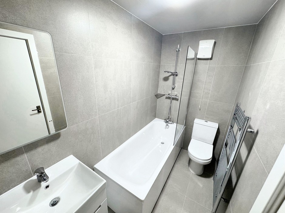  7a The Broadway