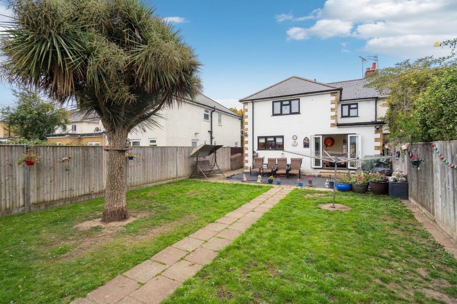 Meadow View High Road