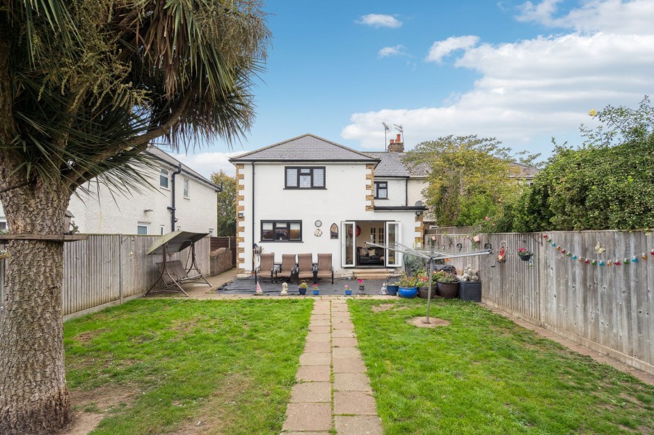 Meadow View High Road