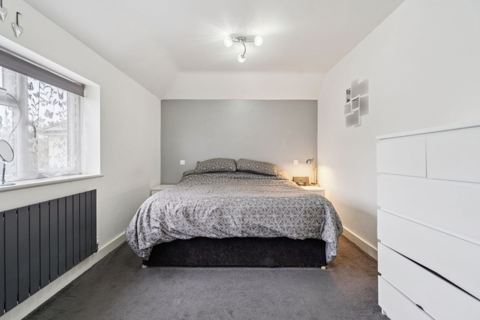 Meadow View High Road