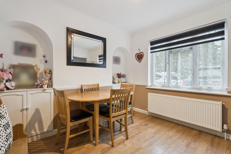 Meadow View High Road