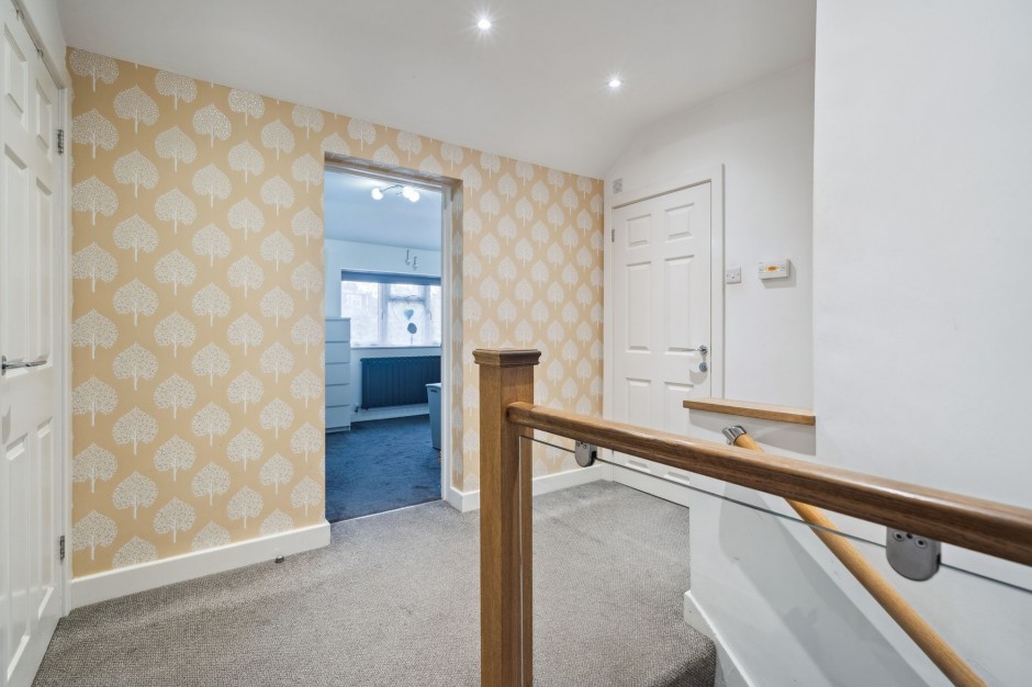 Meadow View High Road