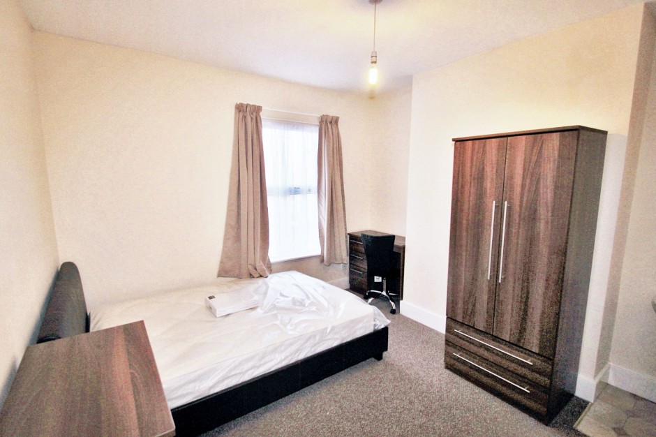 Room 6 37 The Greenway