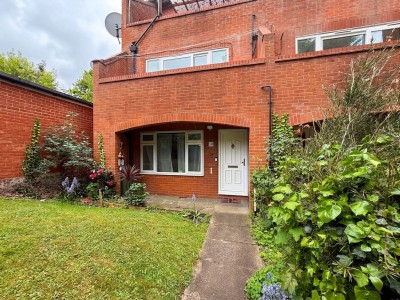 Ambleside Walk, Uxbridge, UB8