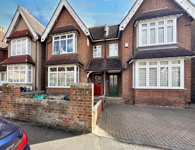 Hinton Road, Uxbridge, UB8