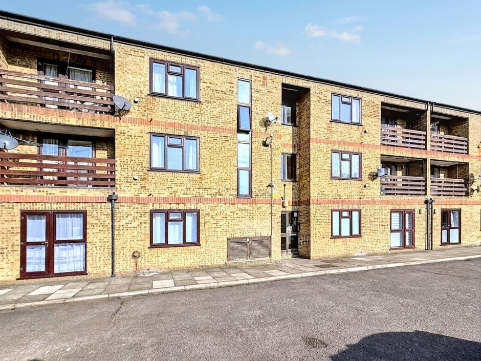 William Court 1A Hows Road