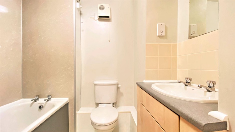 4896373_2 [1445282177]