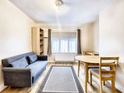 Wilmar Close, Uxbridge, UB8