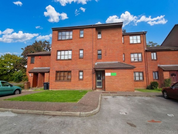 View Full Details for Verona Close, Uxbridge, UB8