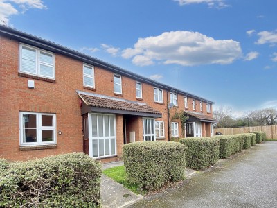Clarkes Drive, Uxbridge, UB8