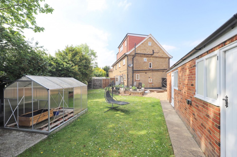 Barnacre Close