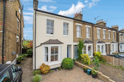 Mead Road, Uxbridge, UB8