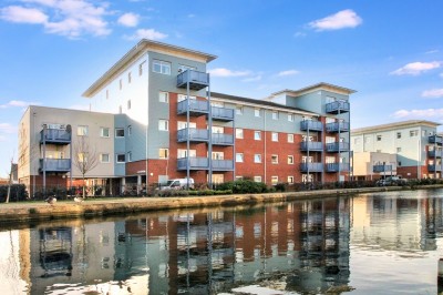 View Full Details for Wraysbury Drive, Yiewsley, UB7