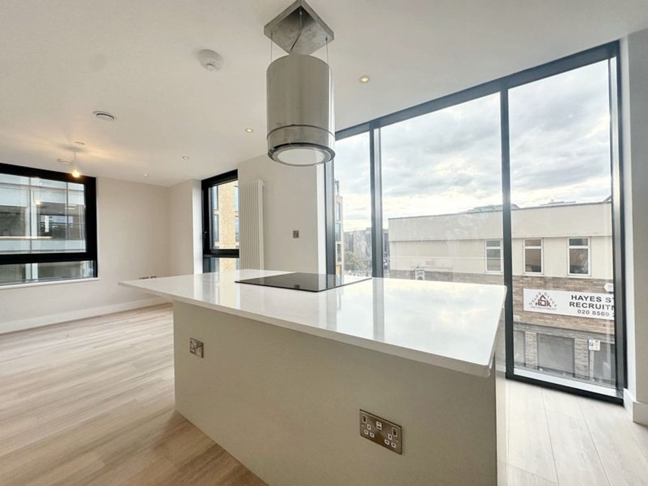  Paramount House 2 Redford Way