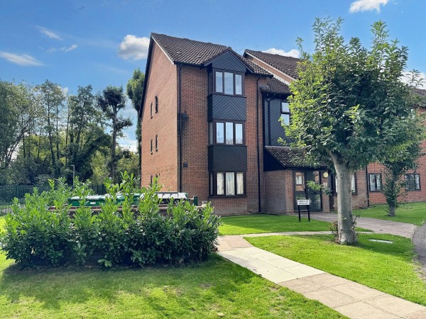 View Full Details for Amberley Way, Uxbridge, UB10