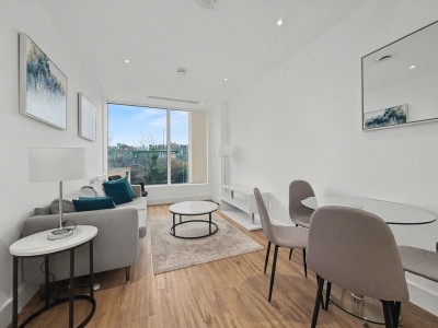 West Gate, London, W5