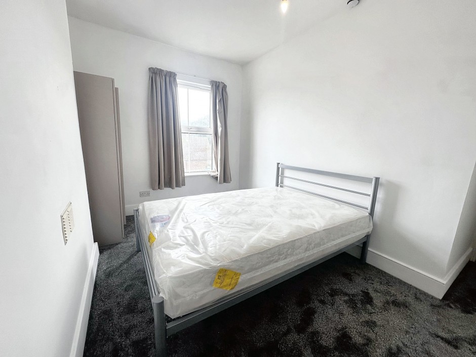 Room 7 37 The Greenway